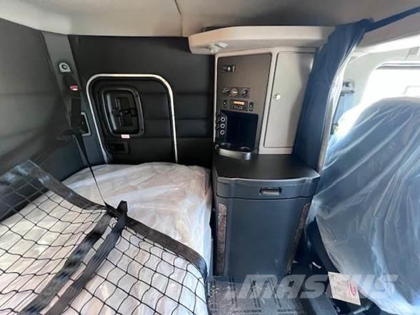 Peterbilt 589 中古トラクターヘッド | トレーラーヘッド