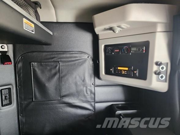 Peterbilt 589 中古トラクターヘッド | トレーラーヘッド