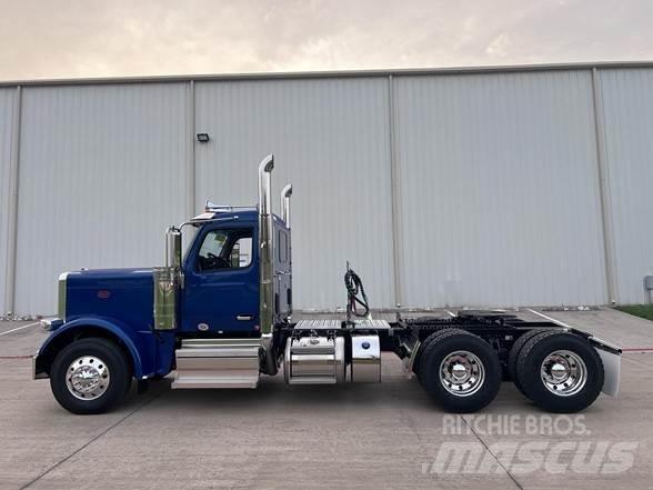 Peterbilt 589 中古トラクターヘッド | トレーラーヘッド