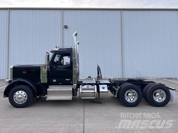 Peterbilt 589 中古トラクターヘッド | トレーラーヘッド