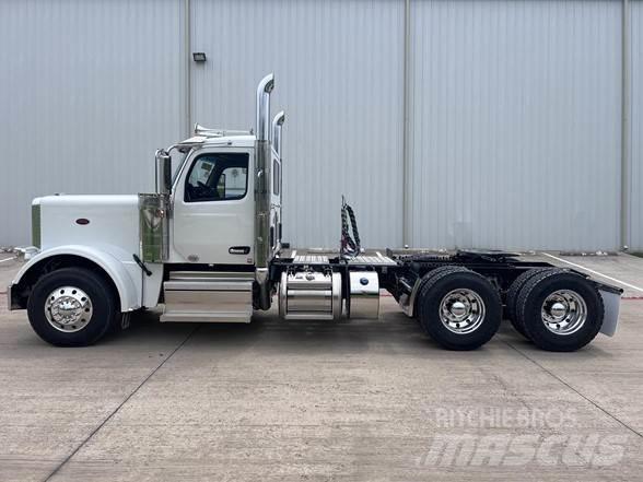 Peterbilt 589 中古トラクターヘッド | トレーラーヘッド