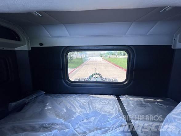 Peterbilt 589 中古トラクターヘッド | トレーラーヘッド