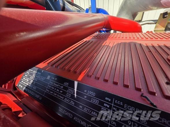 Peterbilt 589 中古トラクターヘッド | トレーラーヘッド