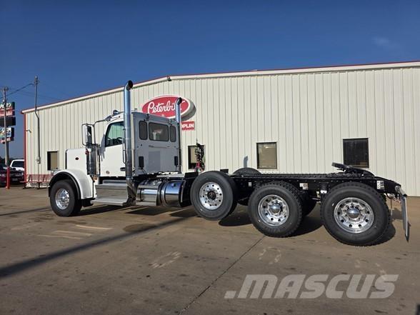 Peterbilt 589 中古トラクターヘッド | トレーラーヘッド