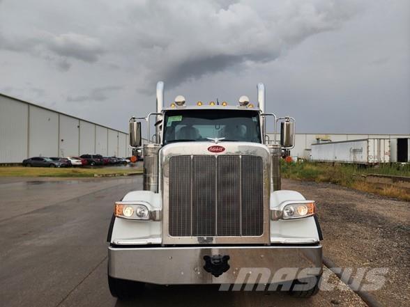 Peterbilt 589 中古トラクターヘッド | トレーラーヘッド