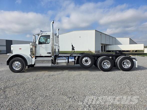 Peterbilt 589 中古トラクターヘッド | トレーラーヘッド