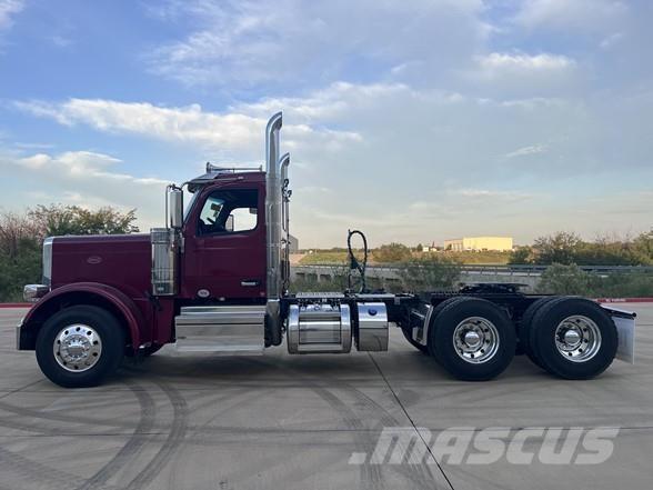 Peterbilt 589 中古トラクターヘッド | トレーラーヘッド