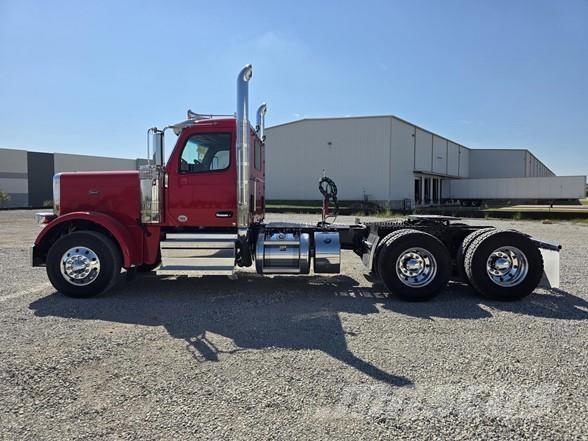 Peterbilt 589 中古トラクターヘッド | トレーラーヘッド