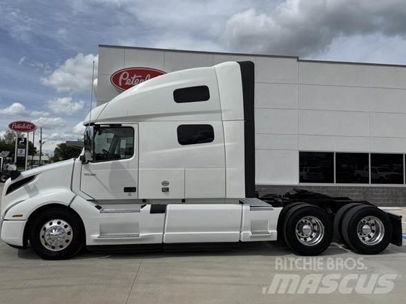 Volvo VNL64T860 中古トラクターヘッド | トレーラーヘッド