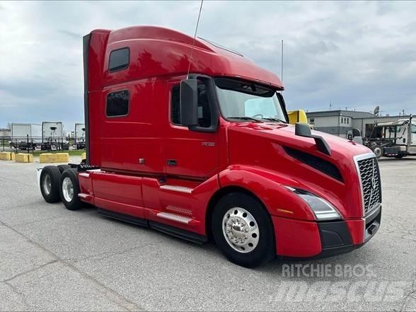 Volvo VNL64T860 中古トラクターヘッド | トレーラーヘッド