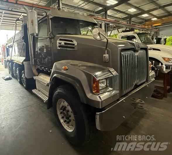 Western Star 4700 ダンプ