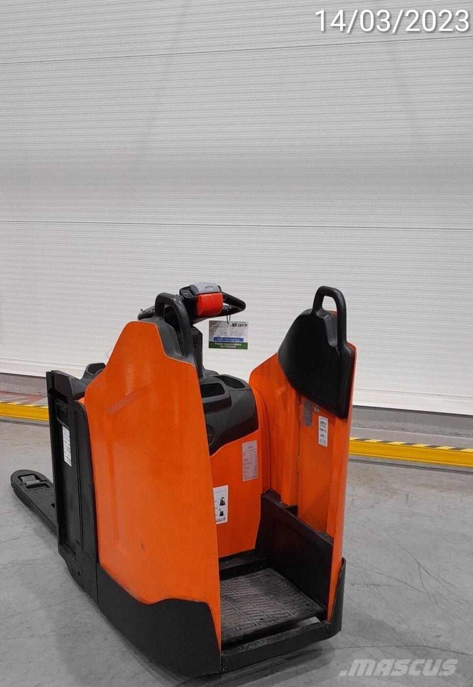 BT LPE200 ローリフトとプラットフォーム