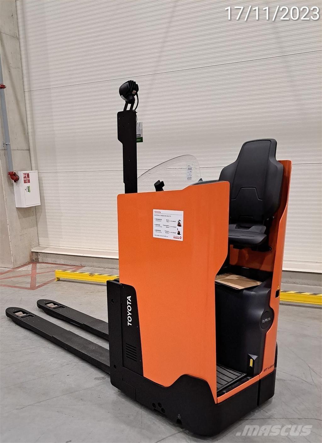 BT LSI200 ローリフトとプラットフォーム