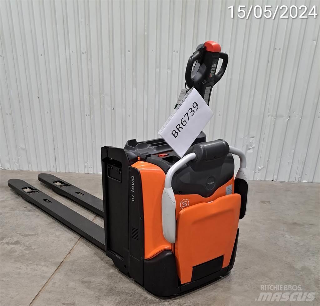 BT LPE200/8 ハンドパレットトラック
