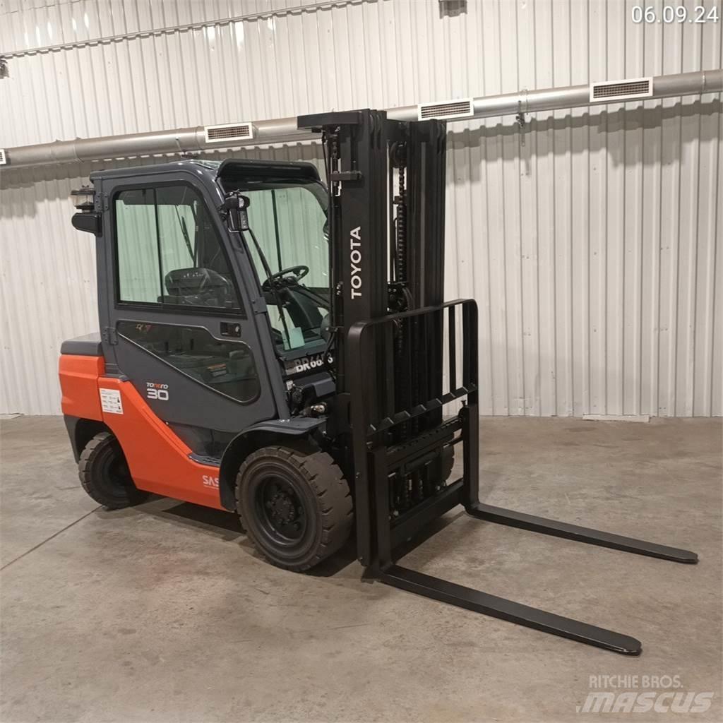 Toyota 52-8FDF30 ディーゼル・軽油