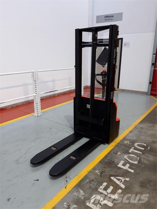 BT SHE100 ハンド　パレットトラック