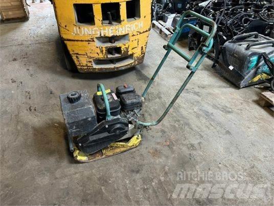 Ammann APF 12/40 プレートコンパクター