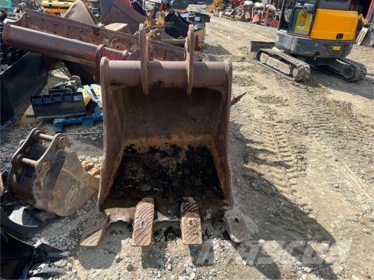  Godet 1M20 - axe 80 mm バケット