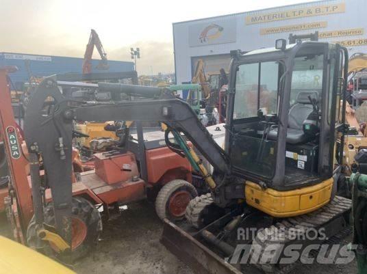 Komatsu PC26MR-3 ミニ油圧ショベル 7t以下（ミニユンボ・ミニディガー）