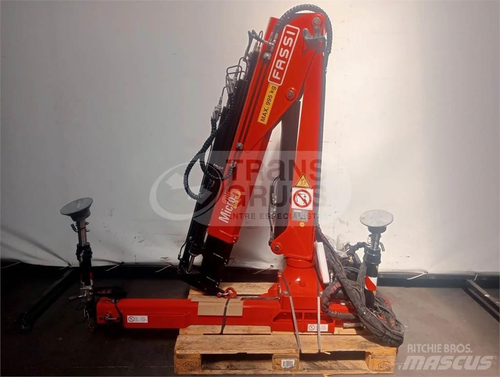 Fassi MICRO M25A.13 ローダークレーン