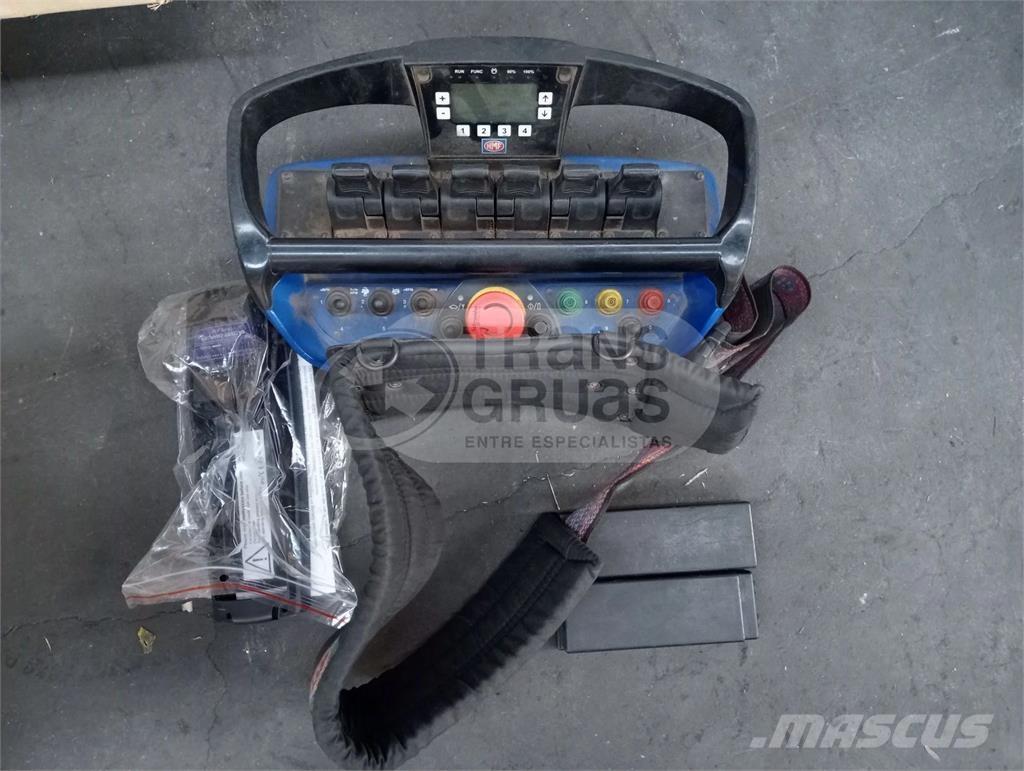 HMF 2120 K4 ローダークレーン