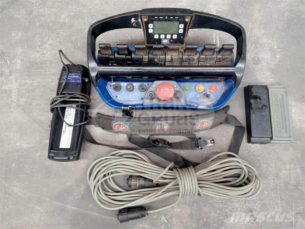 HMF 3220 K6 ローダークレーン