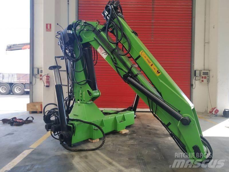 Penz 16000 HL クレーンとローダー