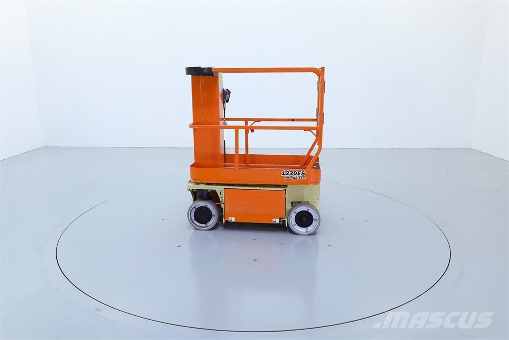JLG 1230ES 垂直昇降型リフト