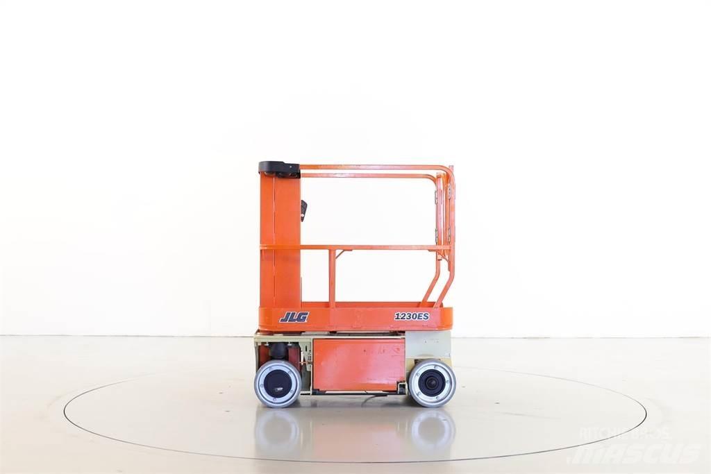 JLG 1230ES 垂直昇降型リフト