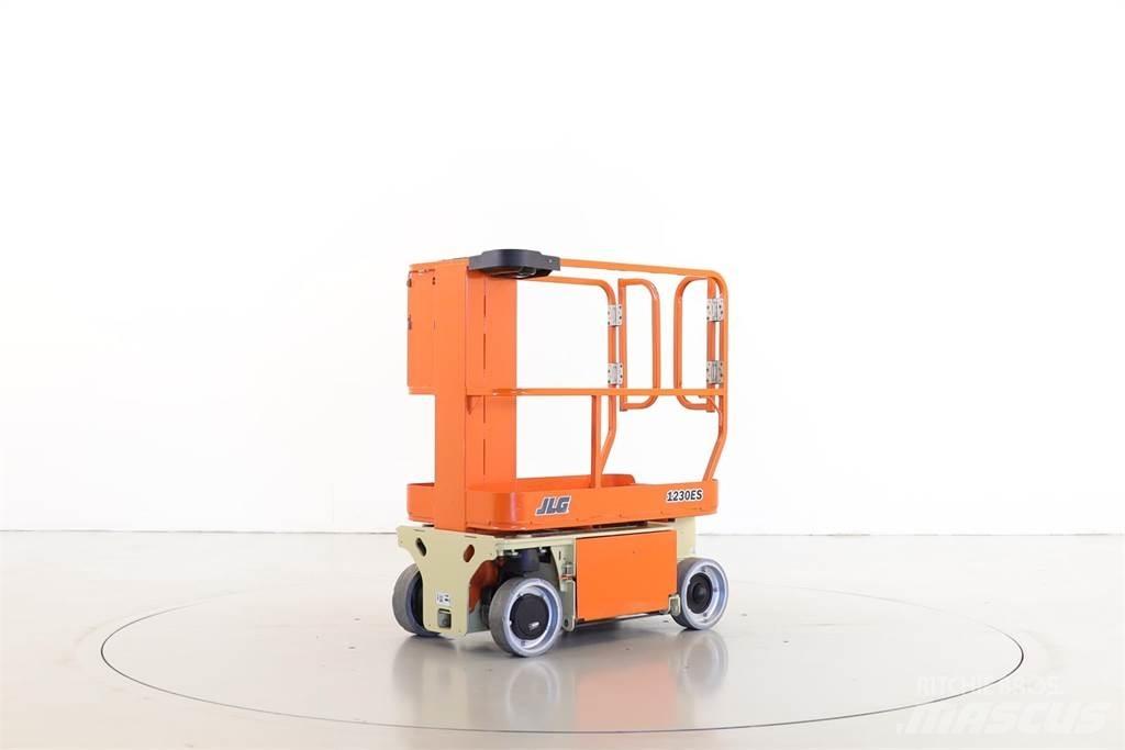 JLG 1230ES 垂直昇降型リフト