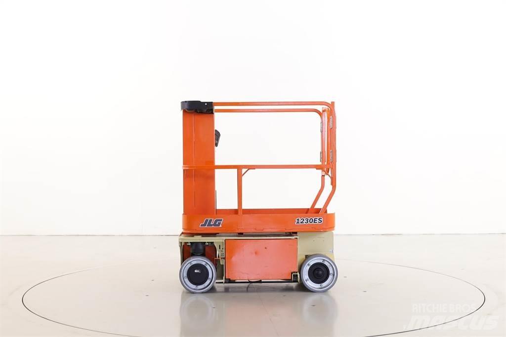 JLG 1230ES 垂直昇降型リフト