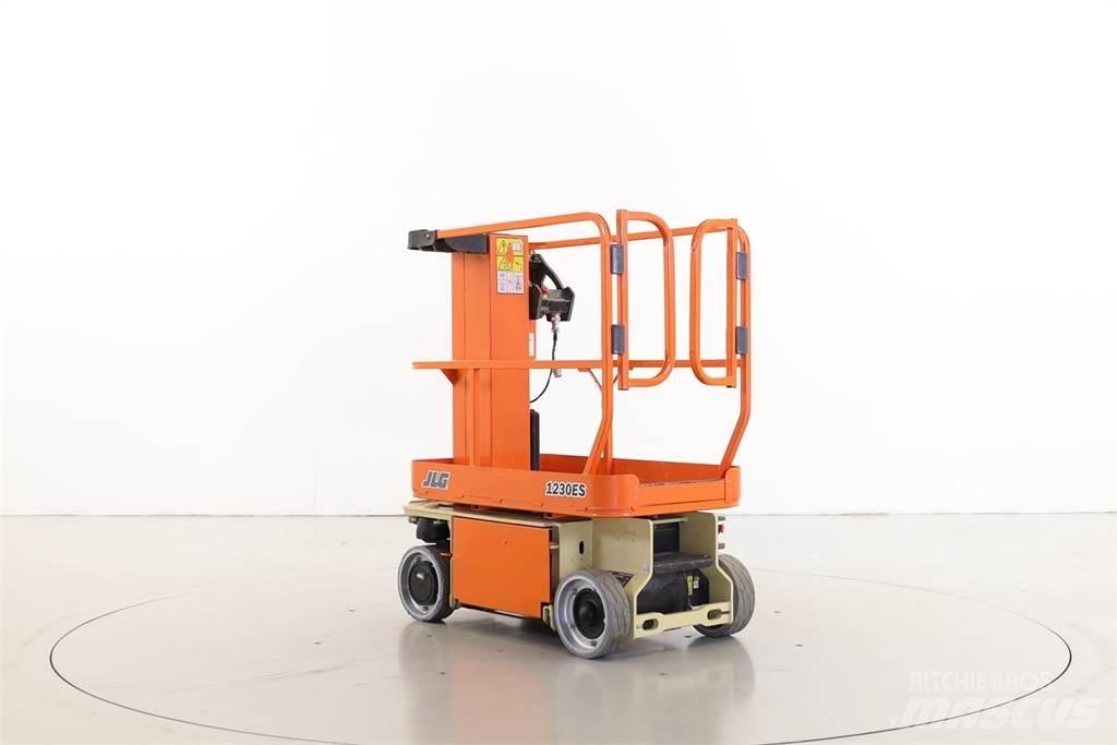 JLG 1230ES 垂直昇降型リフト