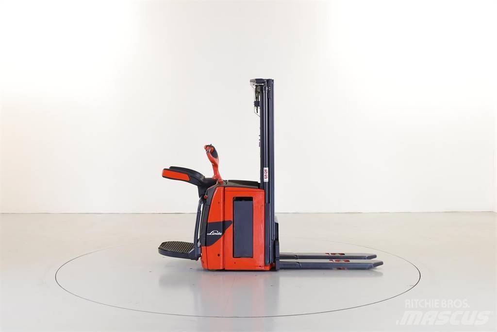 Linde L16 AP 自走式スタッカー