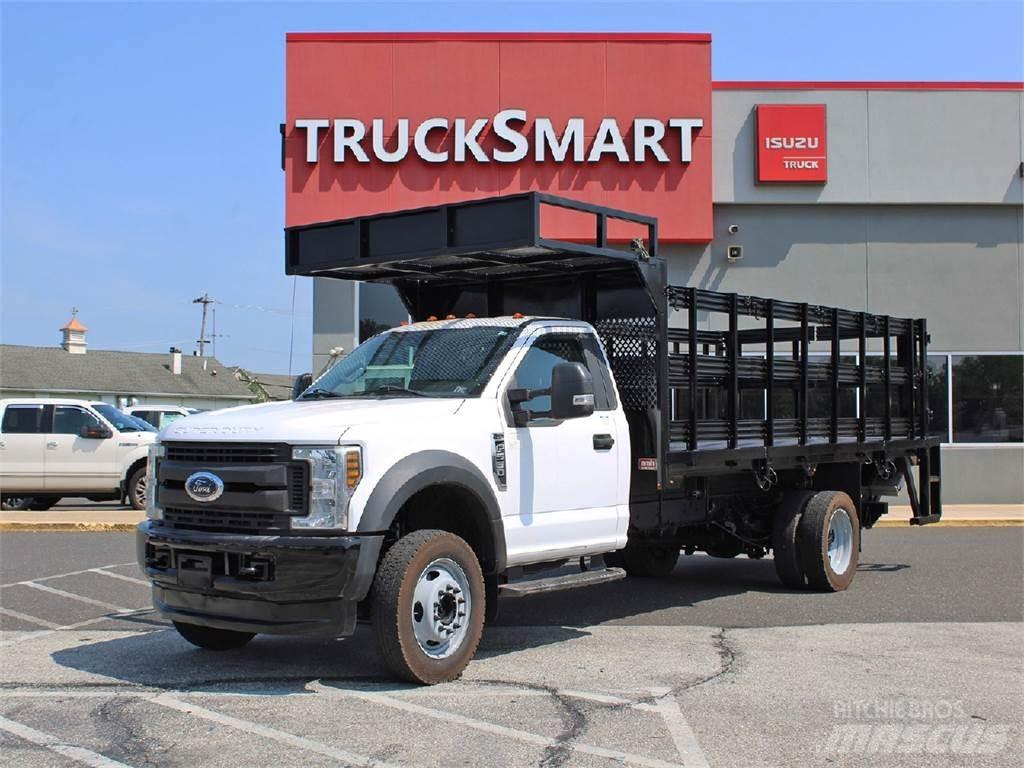 Ford F550 平ボディー