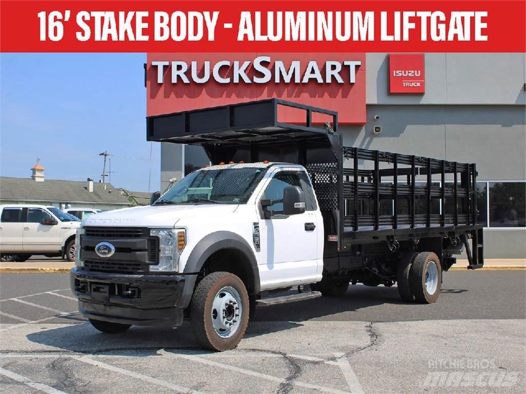 Ford F550 平ボディー