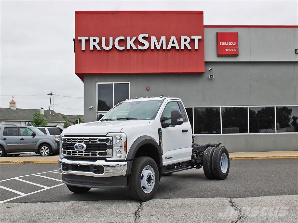 Ford F600 キャブ付きシャーシ