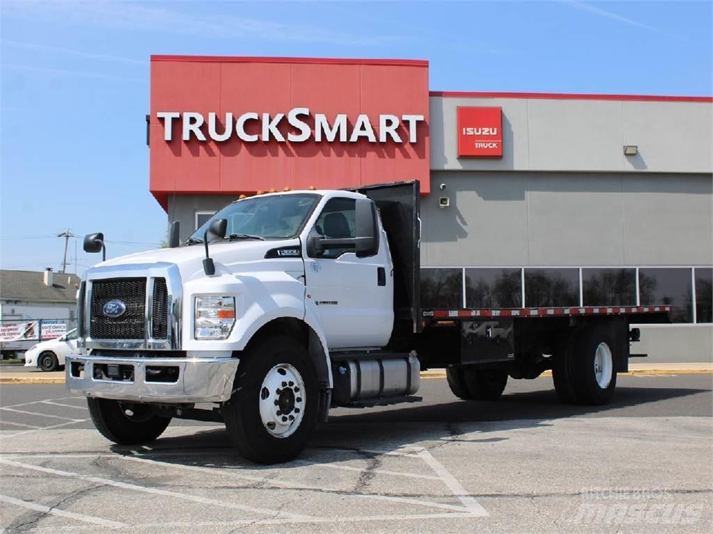Ford F650 平ボディー