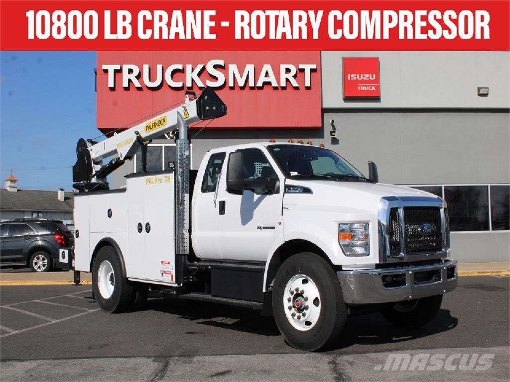 Ford F750 クレーントラック、ユニック車