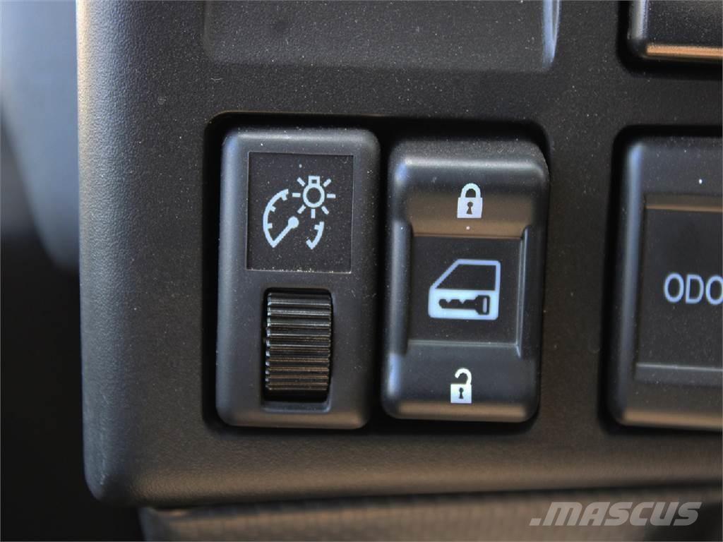 Isuzu NPR-HD アームロール