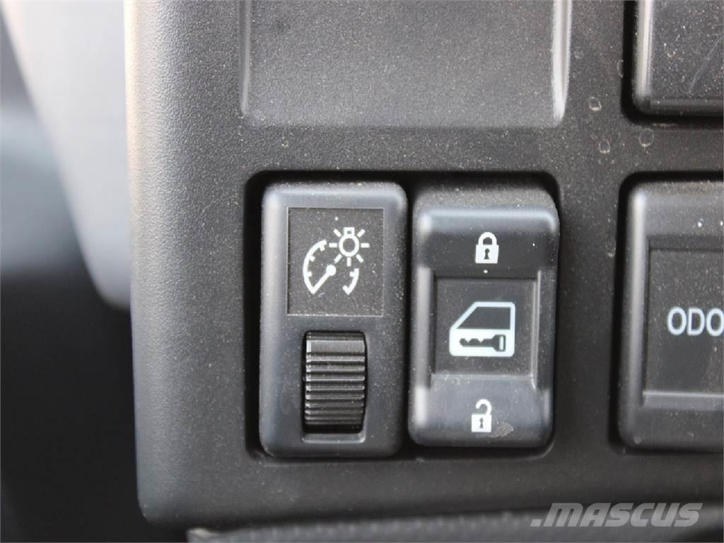 Isuzu NPR-HD アームロール