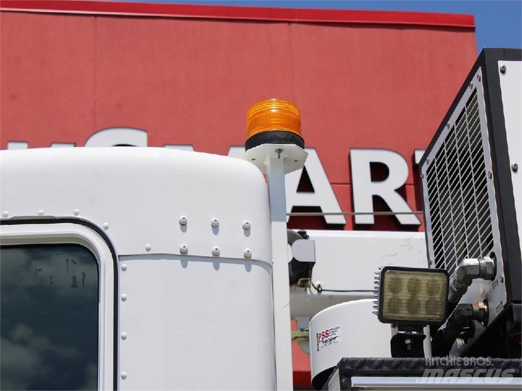 Kenworth T370 クレーントラック、ユニック車