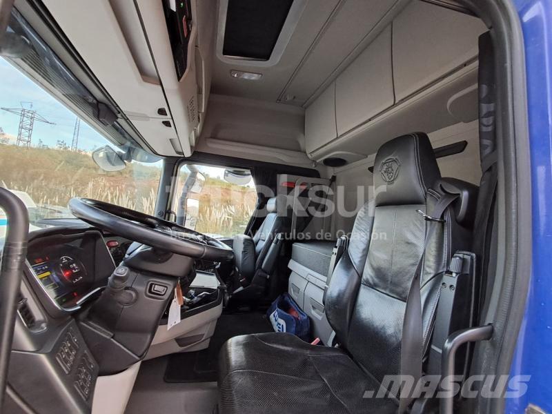 Scania R530 キャブ付きシャーシ