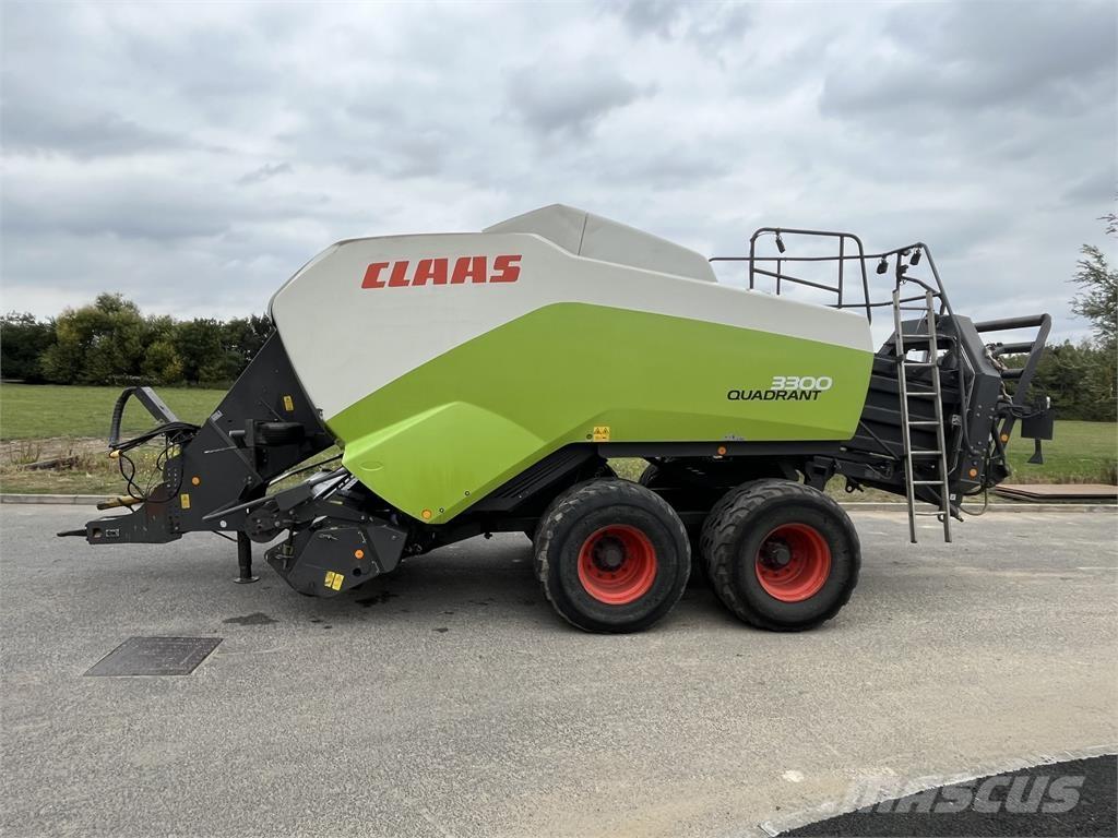 CLAAS 3300 スクエアベーラー