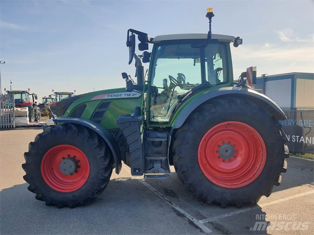Fendt 718 VARIO S4 トラクター