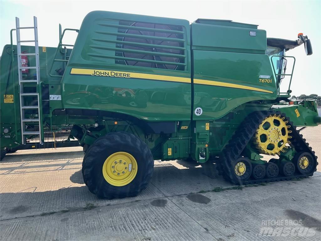 John Deere T670I コンバイン