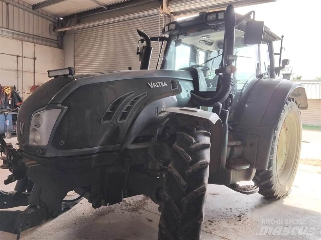 Valtra T183V トラクター