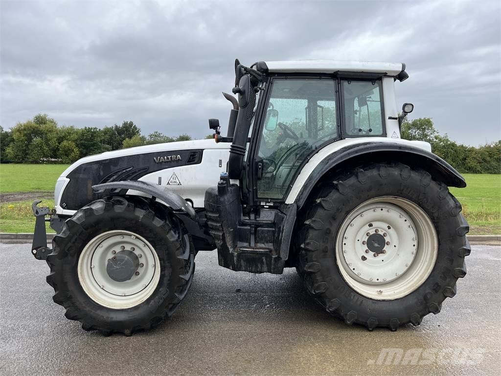 Valtra T203D トラクター
