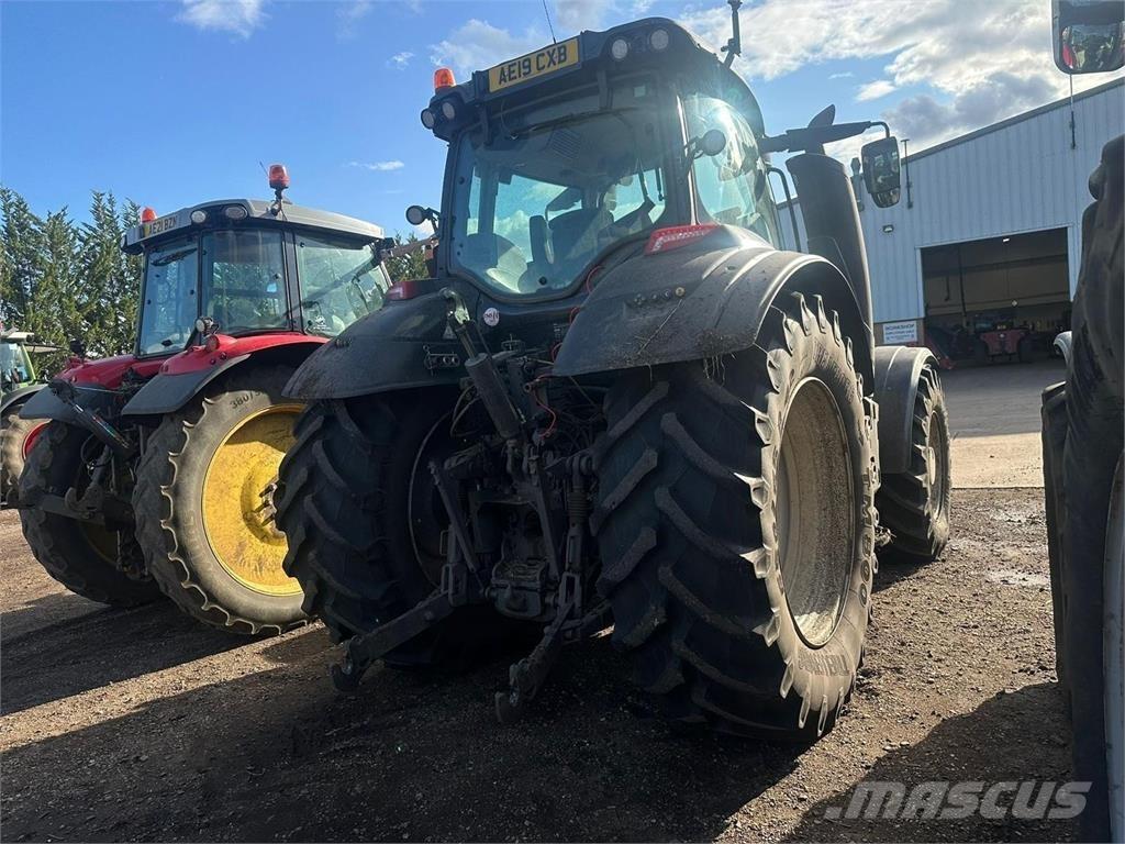 Valtra T234D トラクター