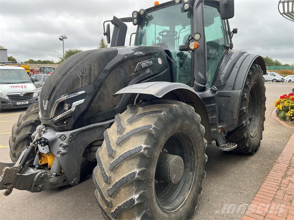 Valtra T255V トラクター