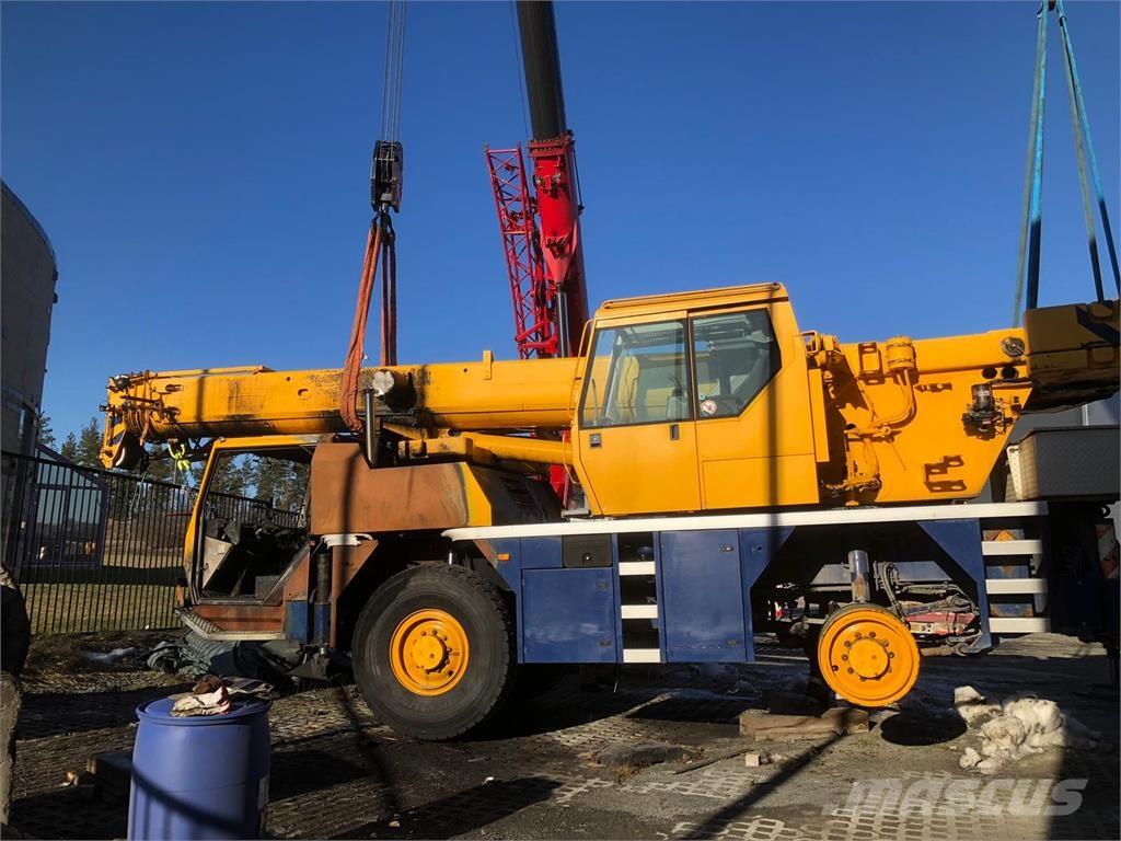 Liebherr LTM 1030-2 オールテレーンクレーン